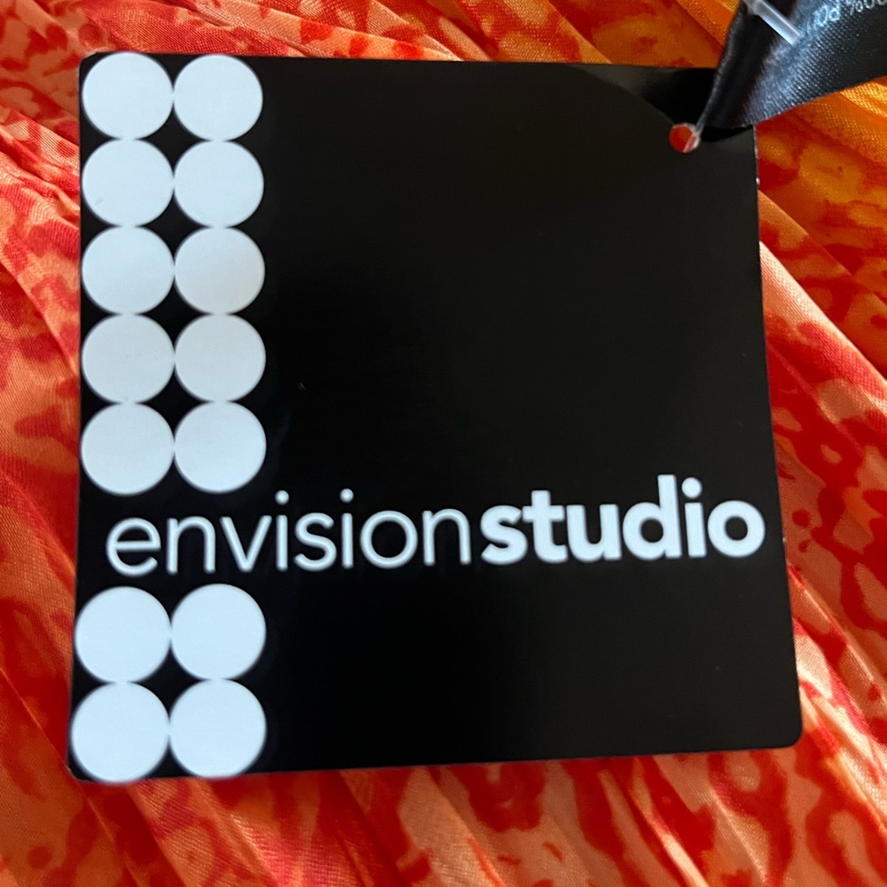 Envision Studio Scarf - Picture 5 of 6